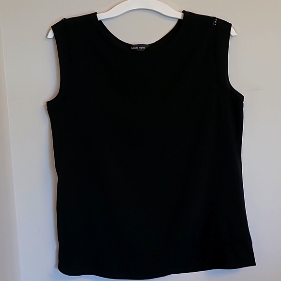 Cap sleeved crepe top - Picture 1 of 5
